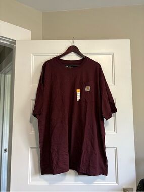 Carhartt Men’s Short-Sleeve Pocket Tee in Burgundy